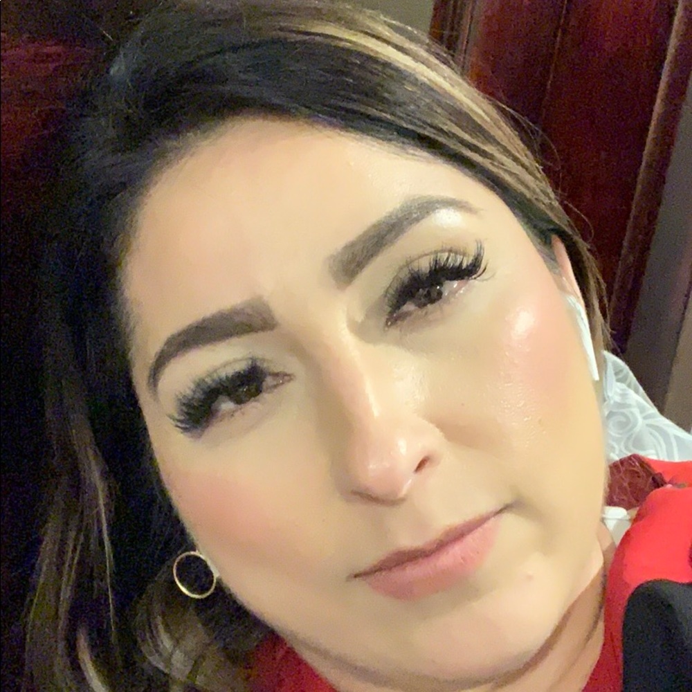 Meet your Posher, Alejandra